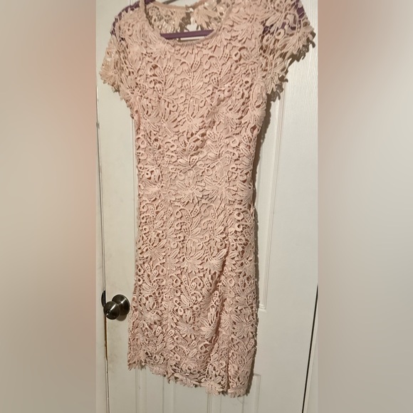 🩵 Lulus blush cotton lace dress with keyhole back. 092 - Picture 11 of 11